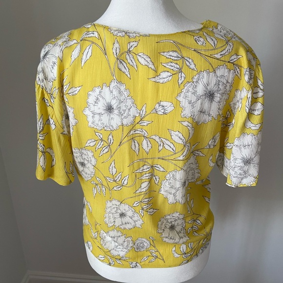 LUSH yellow floral print top - Size M - Picture 7 of 15